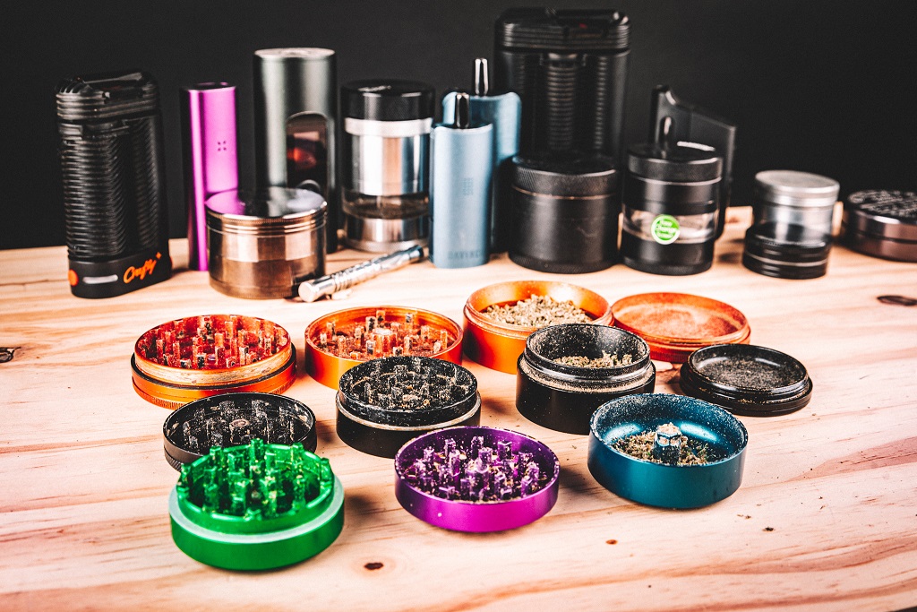 The Best Weed Grinders in 2024 [From $25 to $160] - Vaporizer Wizard